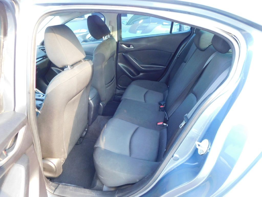 2015 Mazda Mazda3 Image 18