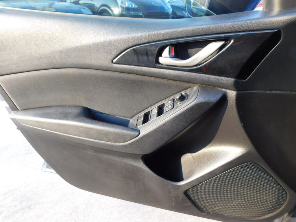 2015 Mazda Mazda3 Image 24