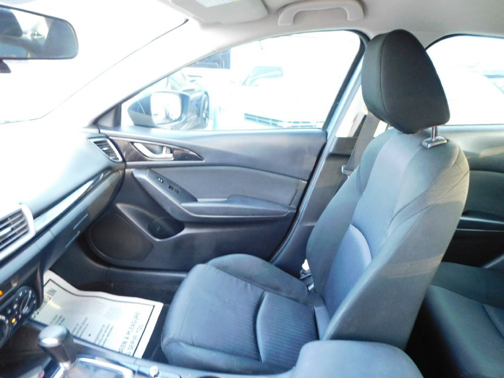 2015 Mazda Mazda3 Image 29