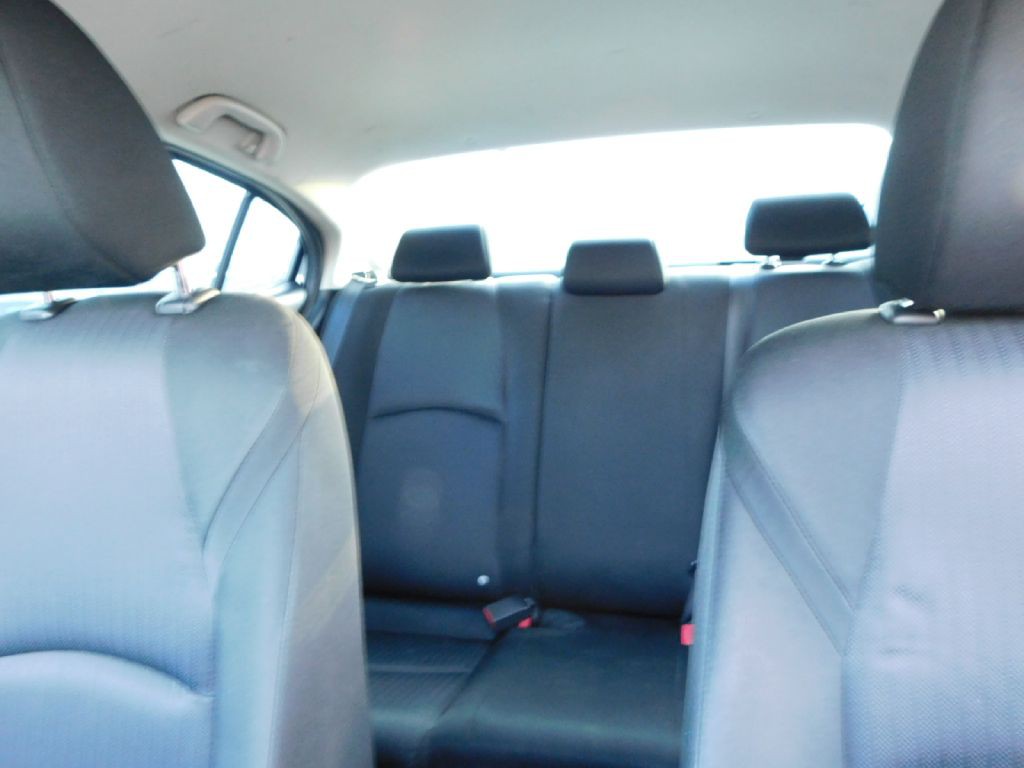 2015 Mazda Mazda3 Image 31