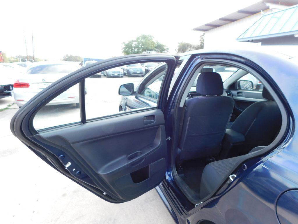 2014 Mitsubishi Lancer Image 16