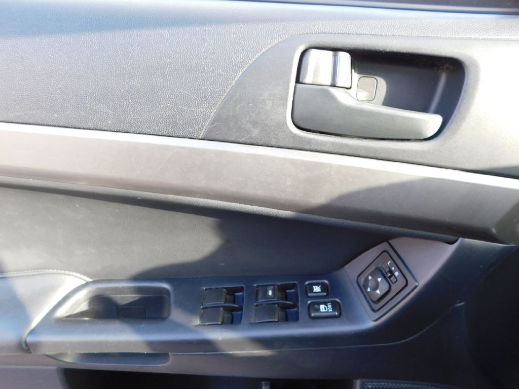 2014 Mitsubishi Lancer Image 21