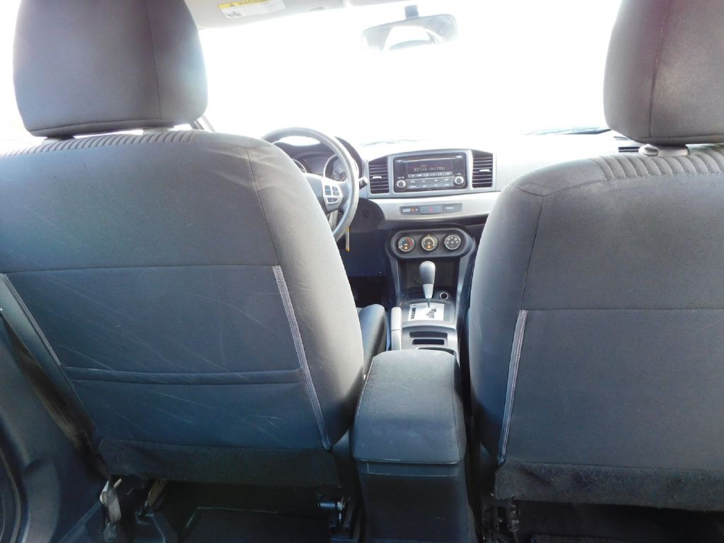 2014 Mitsubishi Lancer Image 31