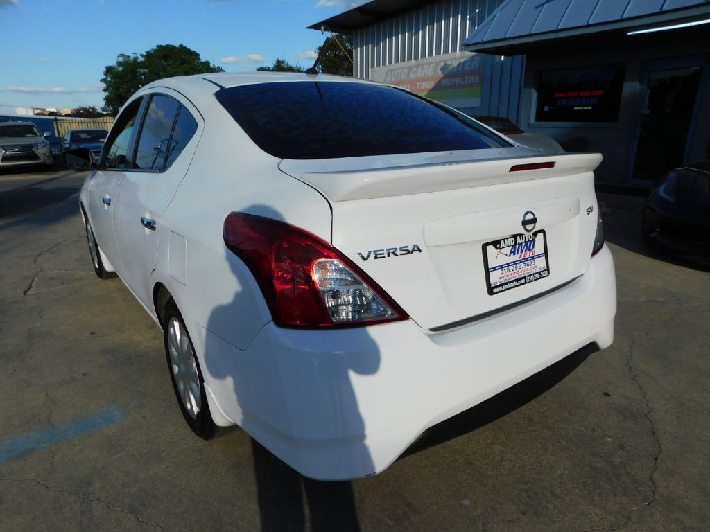 2017 Nissan Versa Image 5