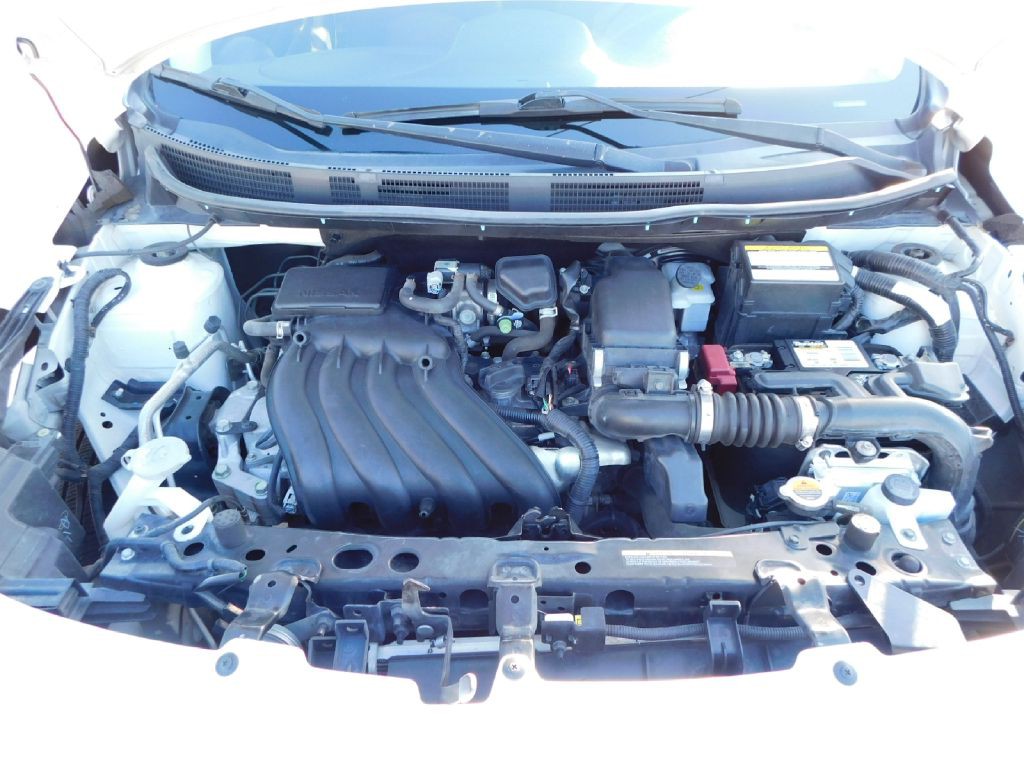 2017 Nissan Versa Image 13