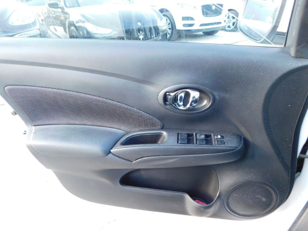 2017 Nissan Versa Image 26