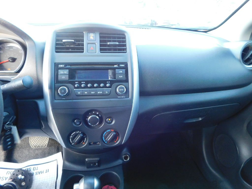 2017 Nissan Versa Image 27