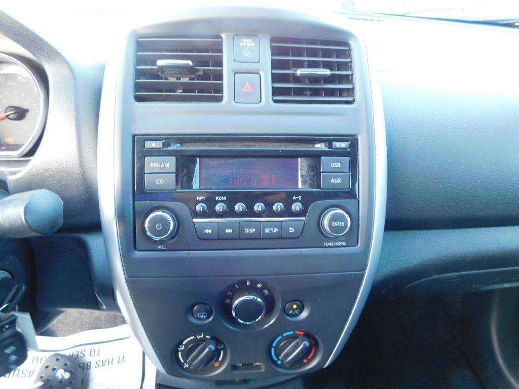 2017 Nissan Versa Image 28