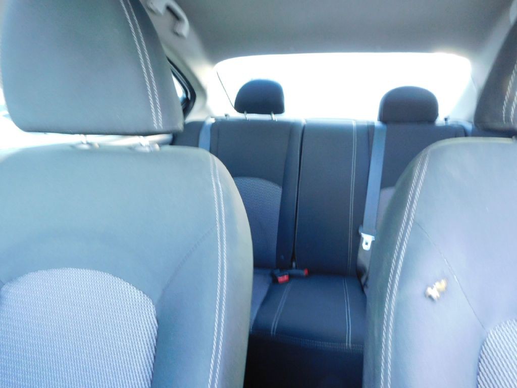 2017 Nissan Versa Image 33