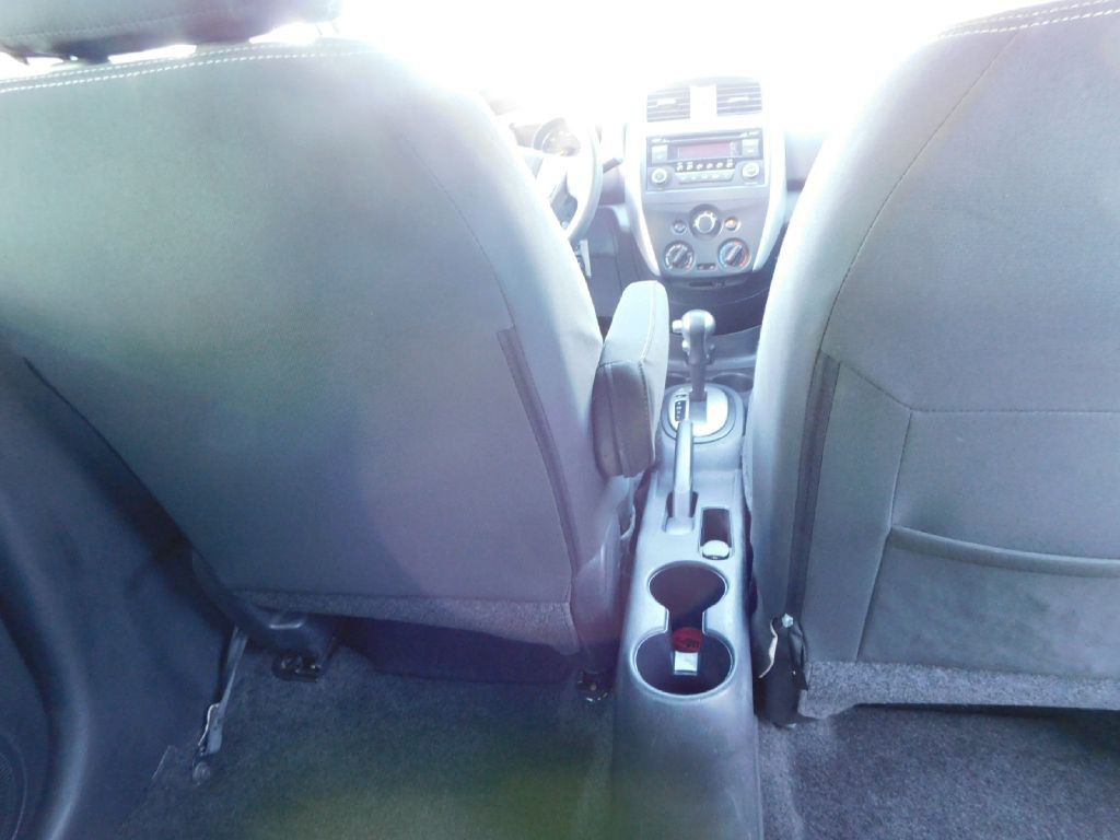 2017 Nissan Versa Image 35