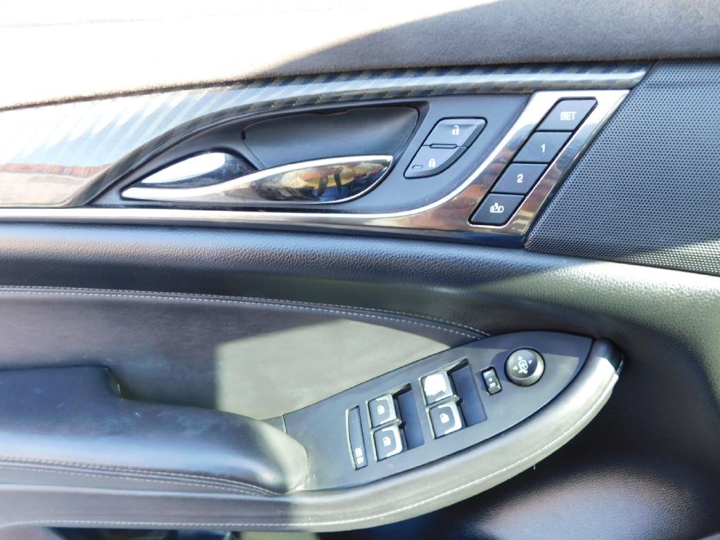 2017 Cadillac CTS Image 30