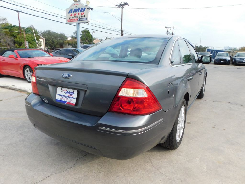 2005 Ford Five Hundred Image 7