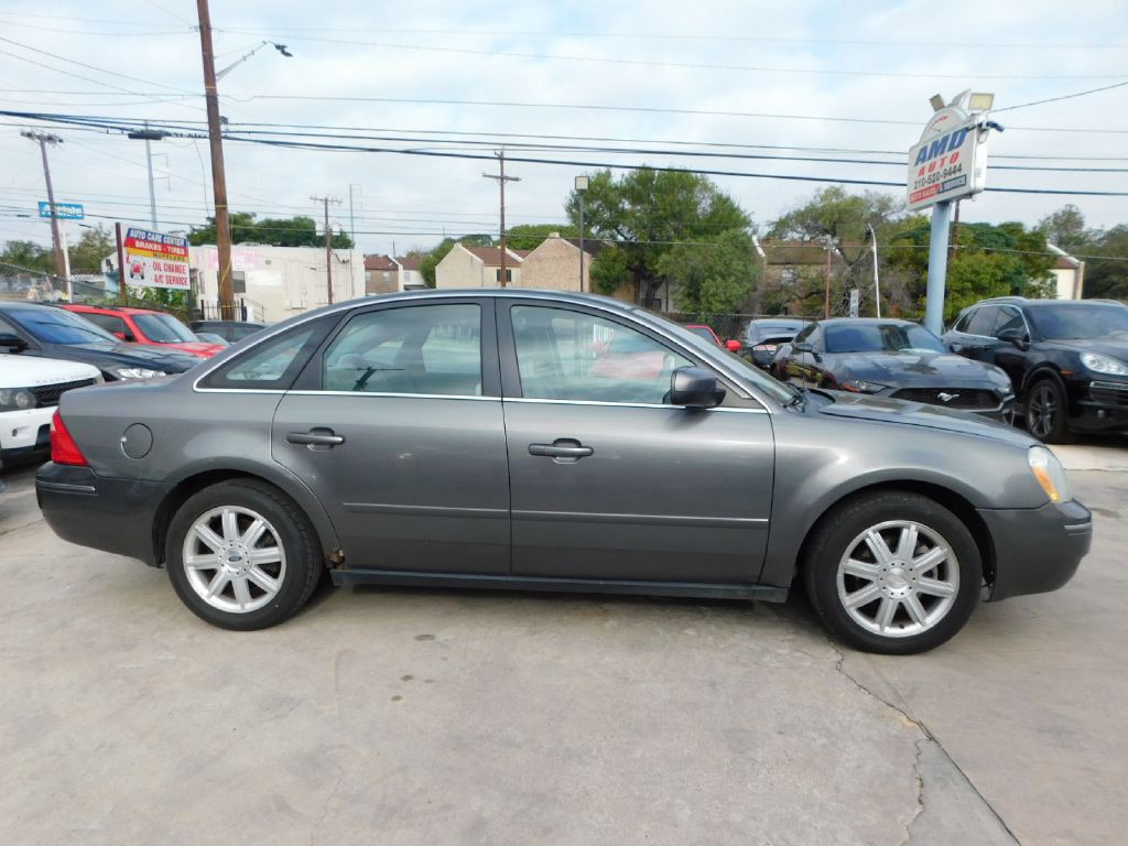 2005 Ford Five Hundred Image 8