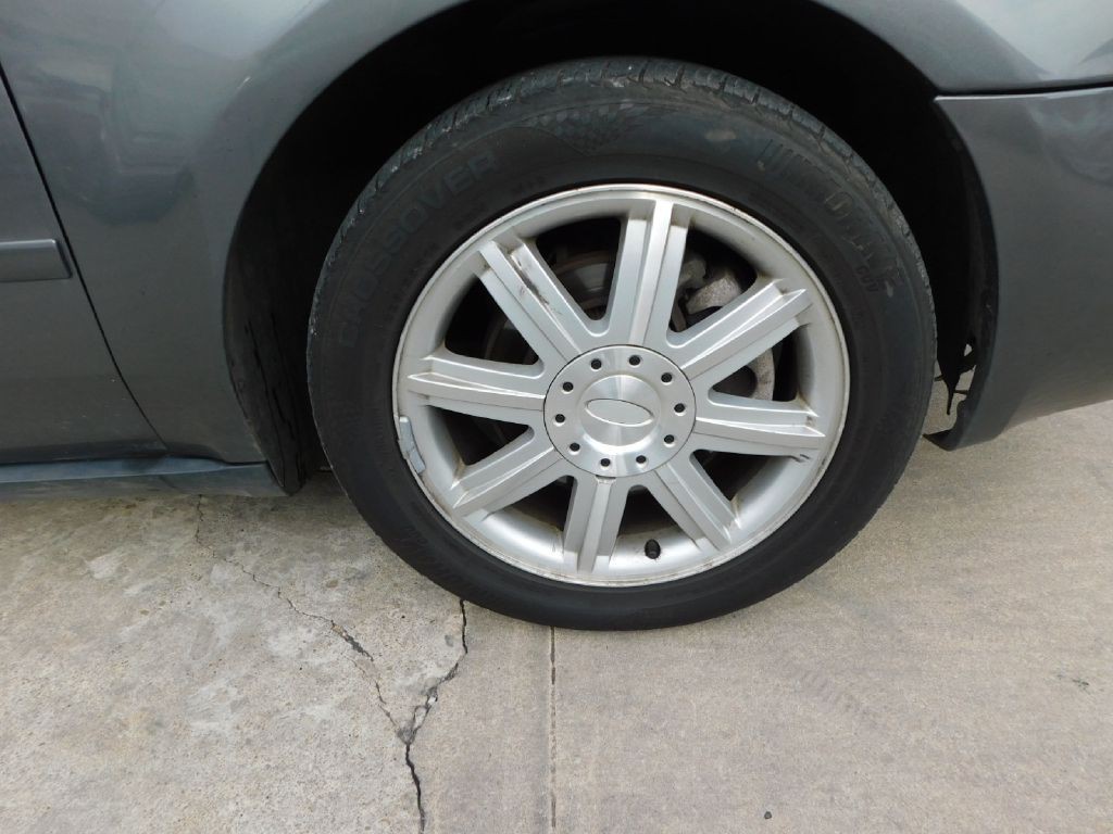 2005 Ford Five Hundred Image 9