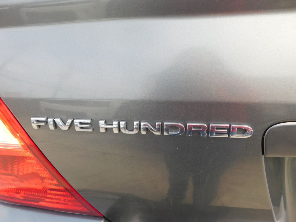 2005 Ford Five Hundred Image 10