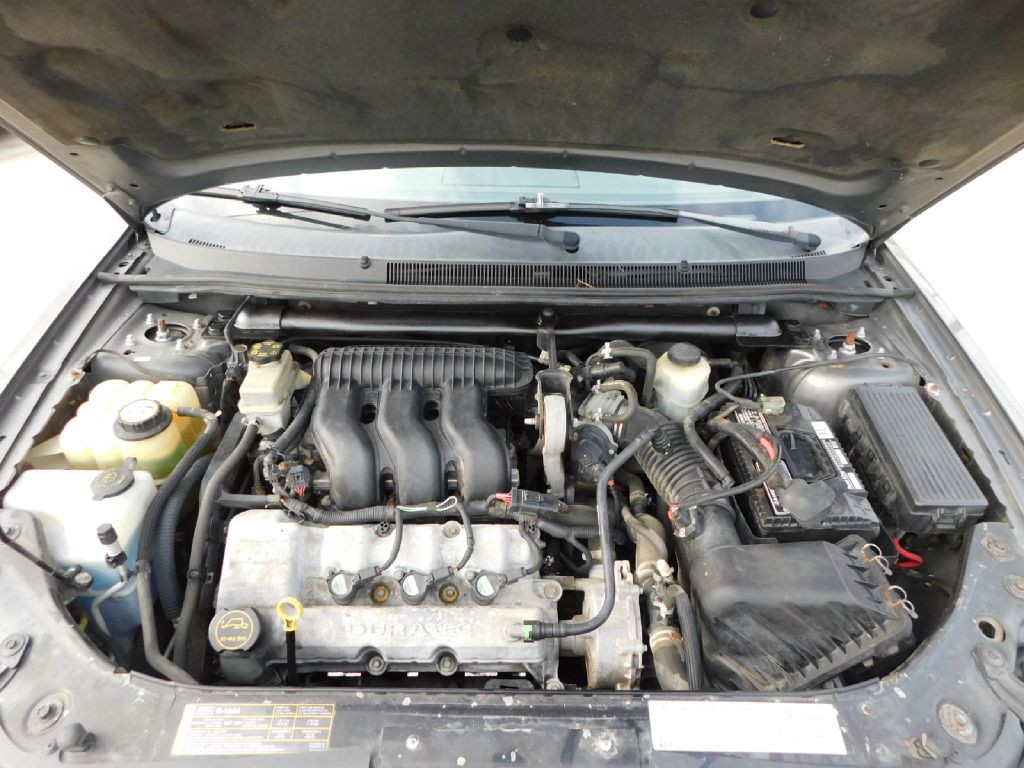 2005 Ford Five Hundred Image 13