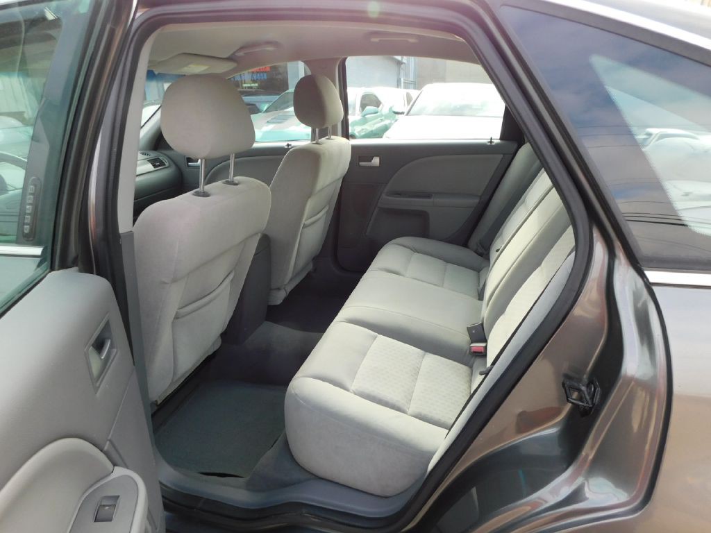 2005 Ford Five Hundred Image 20