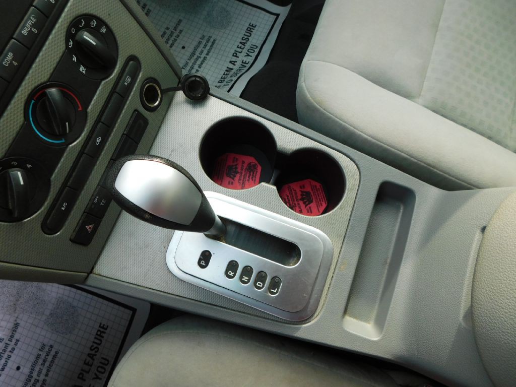 2005 Ford Five Hundred Image 30