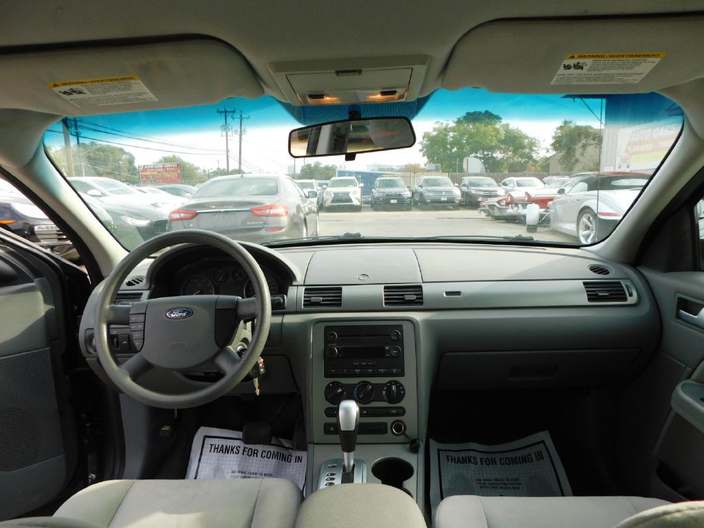 2005 Ford Five Hundred Image 35