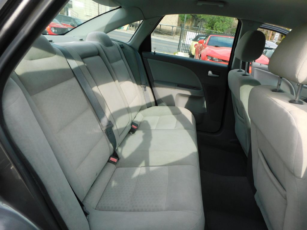 2005 Ford Five Hundred Image 37