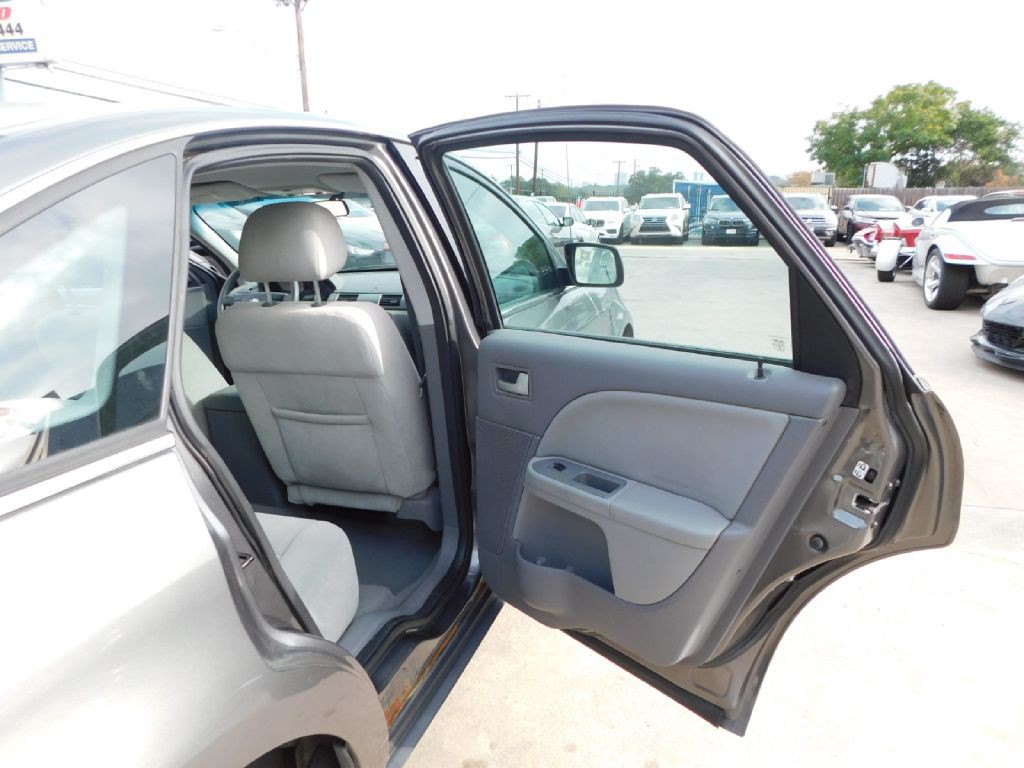2005 Ford Five Hundred Image 39