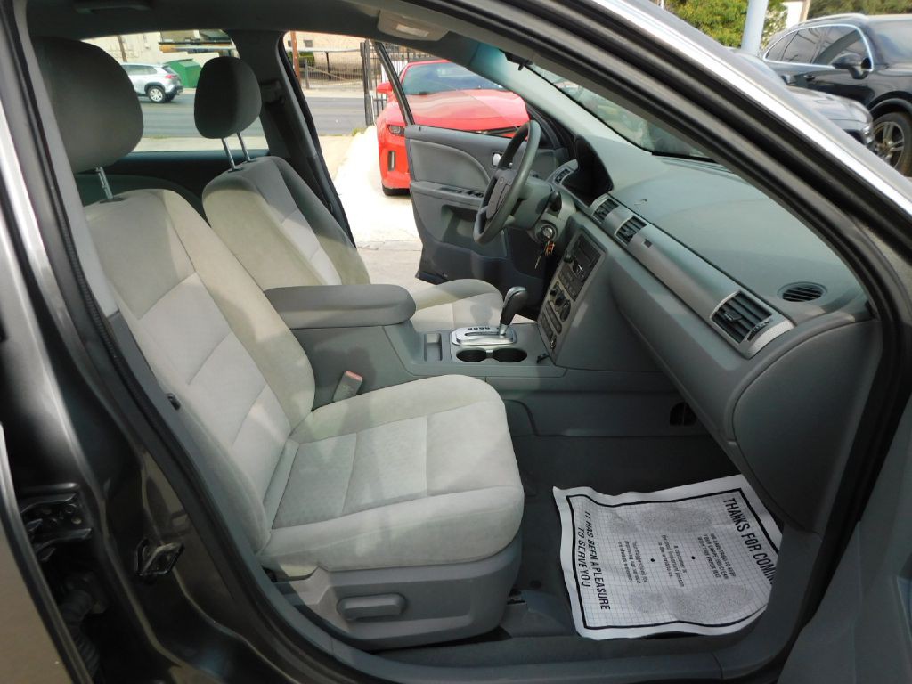 2005 Ford Five Hundred Image 40