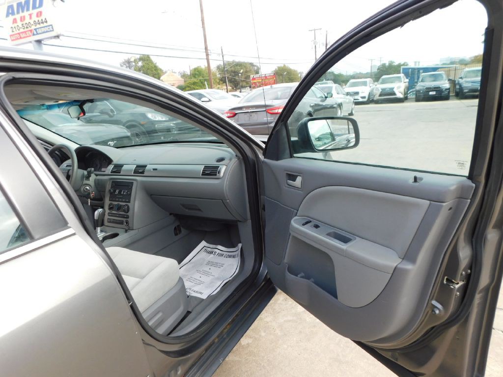 2005 Ford Five Hundred Image 41