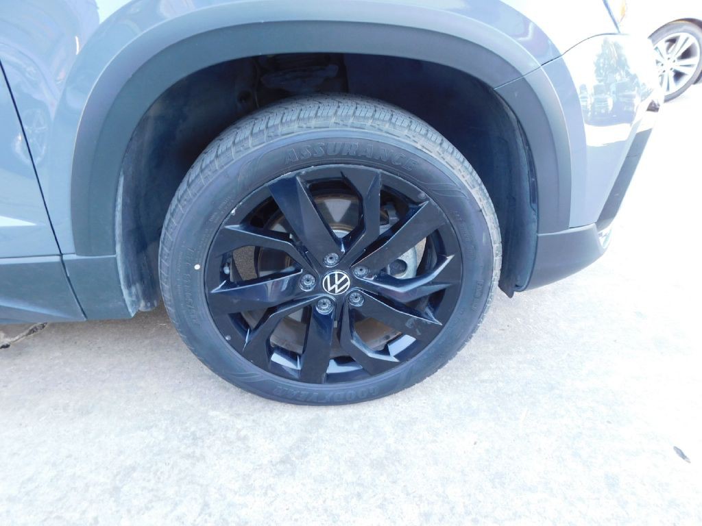 2022 Volkswagen Taos Image 9