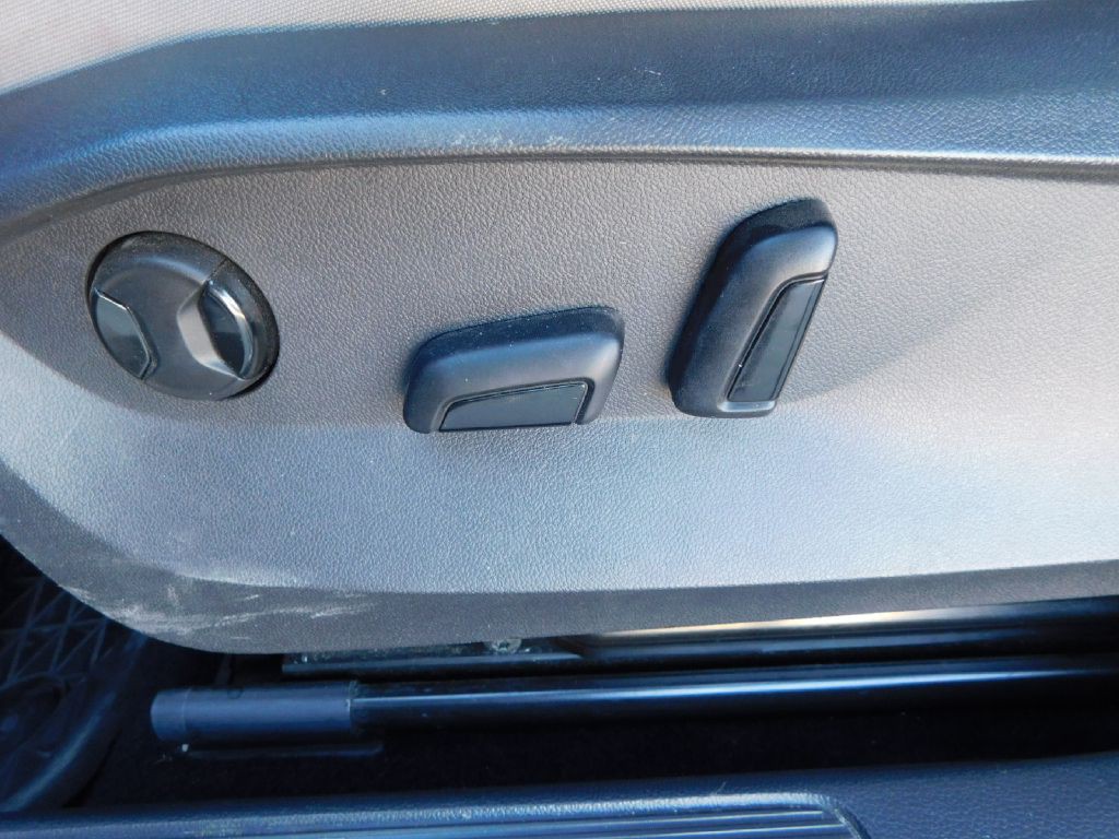 2022 Volkswagen Taos Image 35