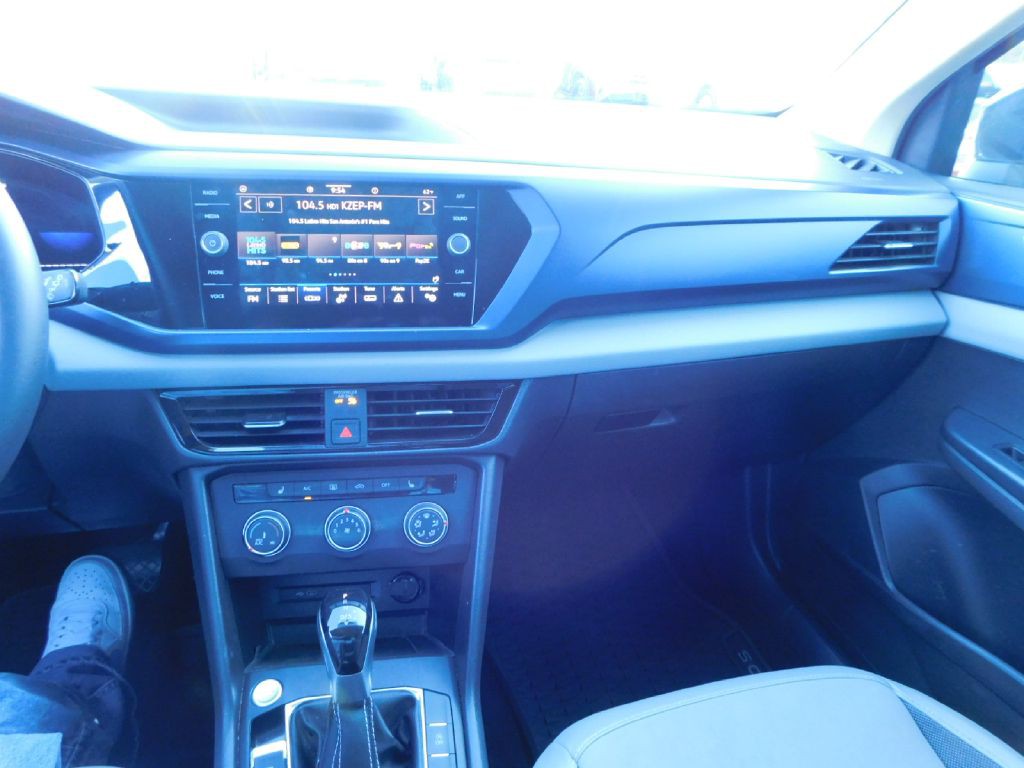 2022 Volkswagen Taos Image 39