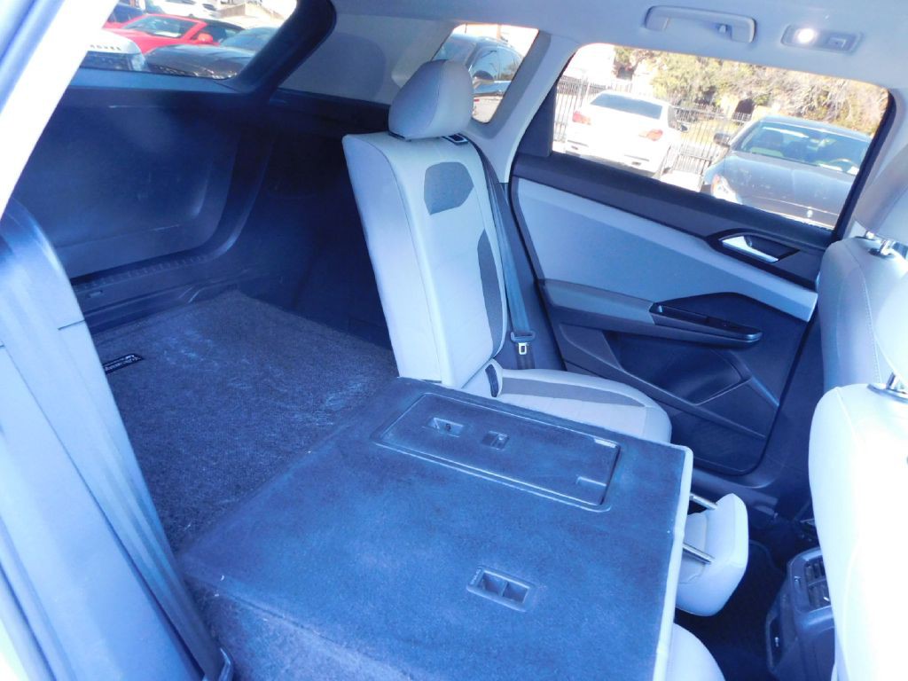 2022 Volkswagen Taos Image 47