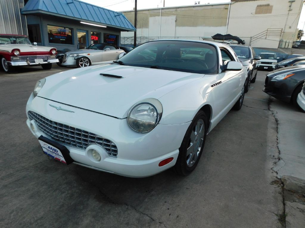 2002 Ford Thunderbird Image 3