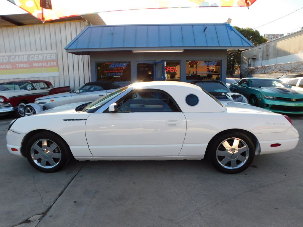 2002 Ford Thunderbird Image 4