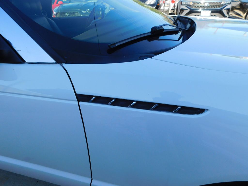 2002 Ford Thunderbird Image 10