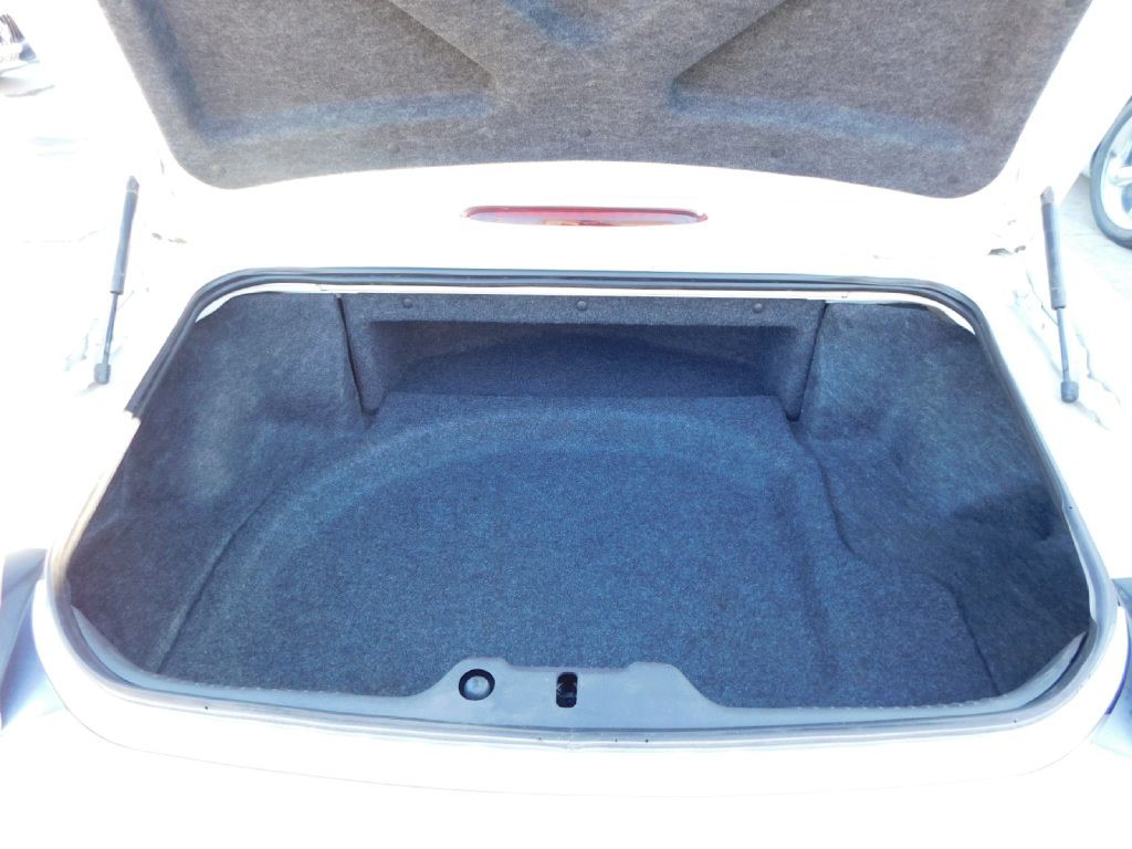 2002 Ford Thunderbird Image 13