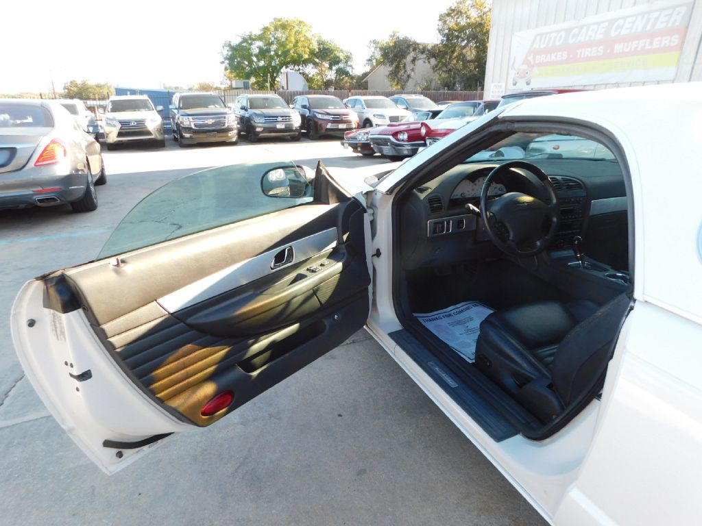 2002 Ford Thunderbird Image 17