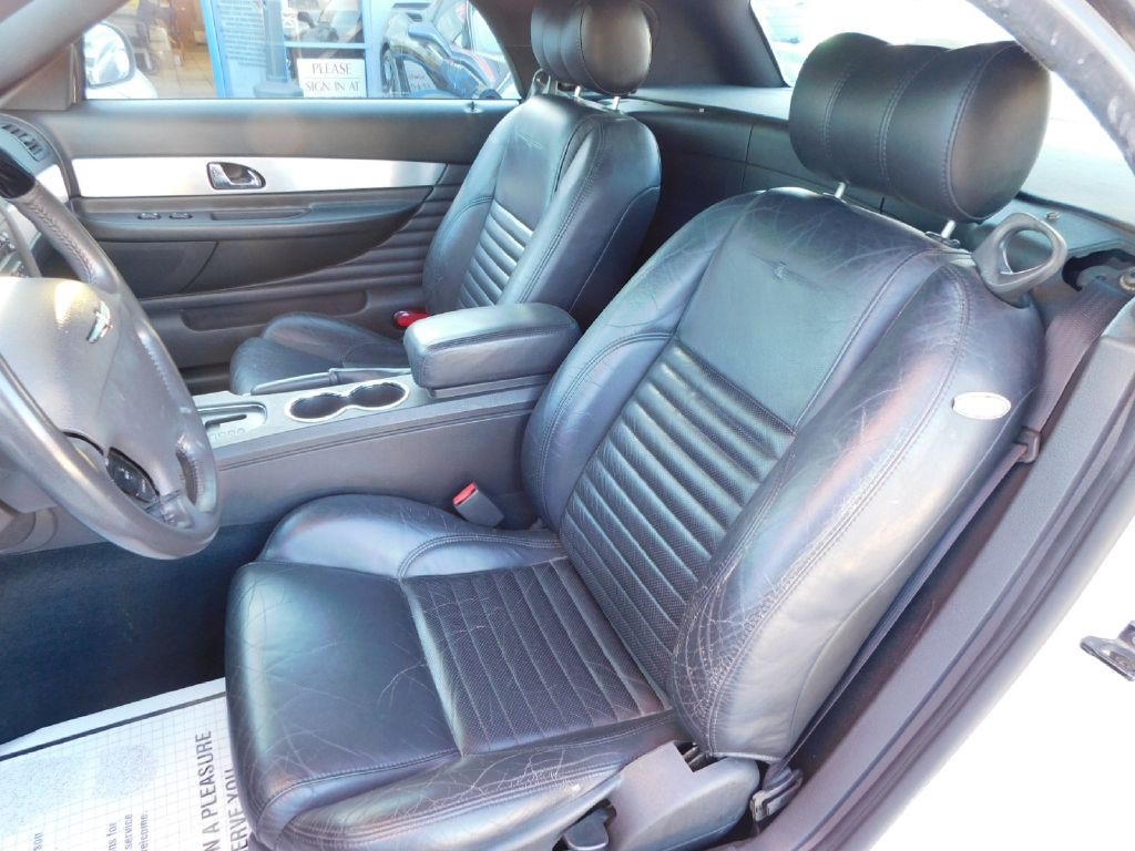 2002 Ford Thunderbird Image 19