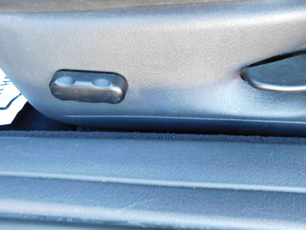 2002 Ford Thunderbird Image 26