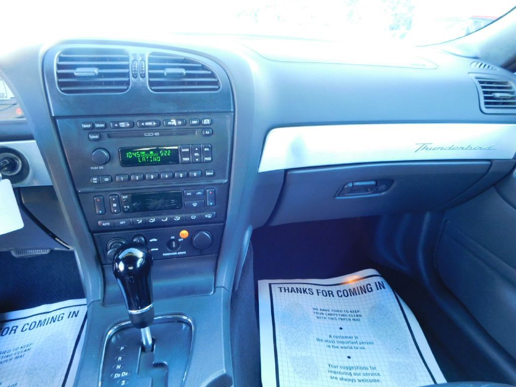 2002 Ford Thunderbird Image 27