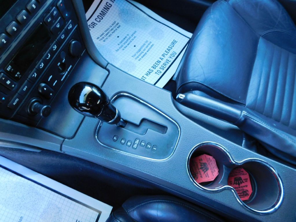 2002 Ford Thunderbird Image 29
