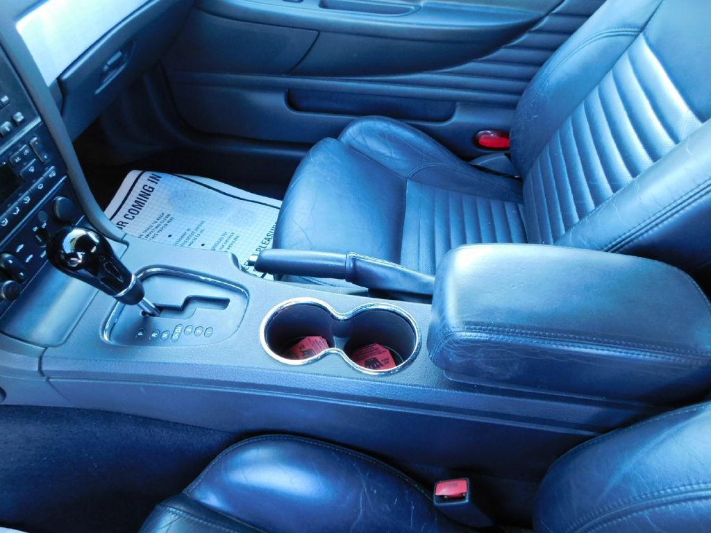 2002 Ford Thunderbird Image 30