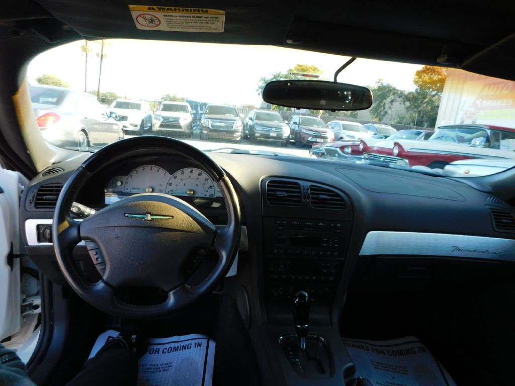 2002 Ford Thunderbird Image 33