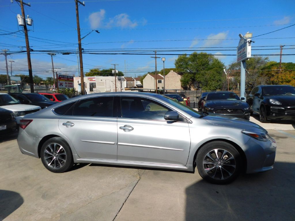 2016 Toyota Avalon Image 8