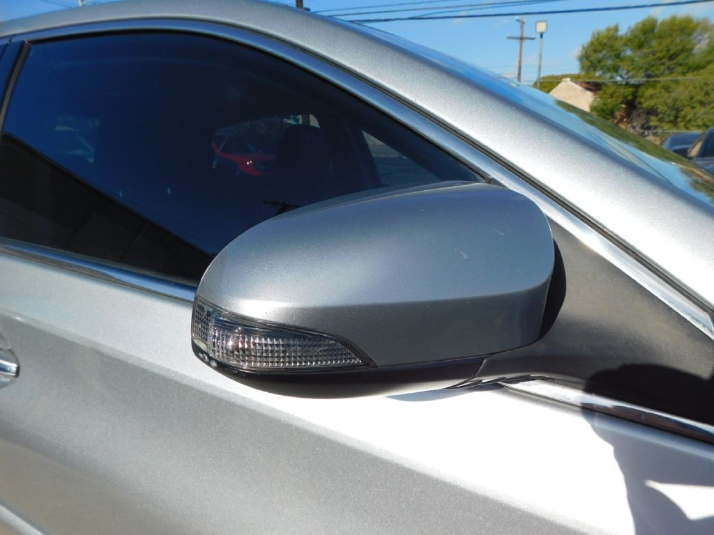 2016 Toyota Avalon Image 10