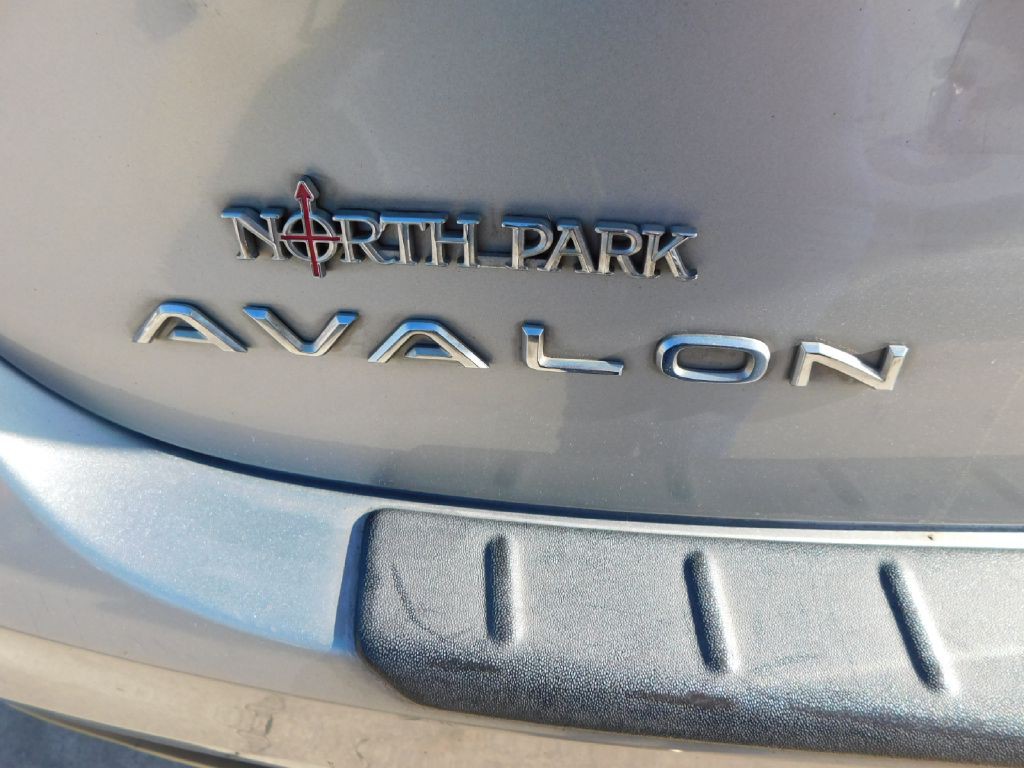 2016 Toyota Avalon Image 13