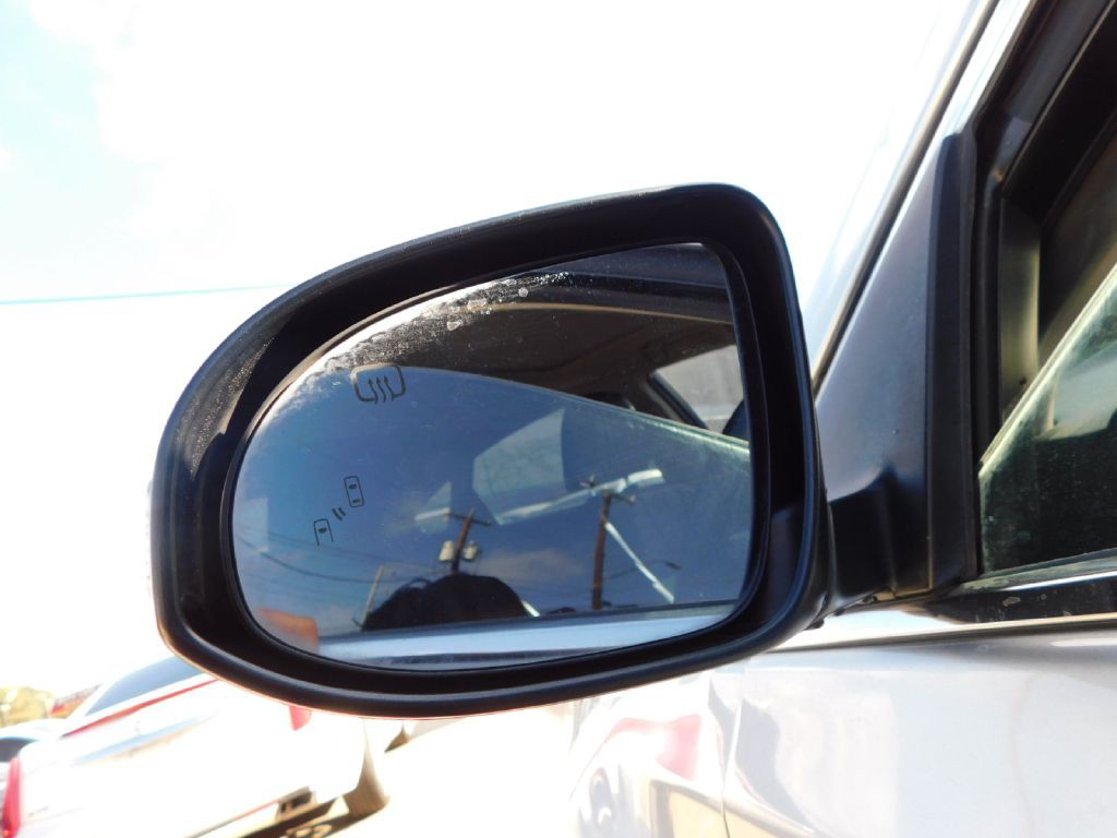 2016 Toyota Avalon Image 15