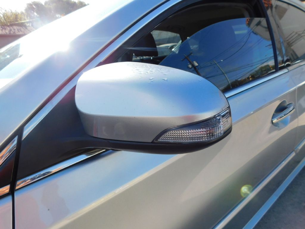 2016 Toyota Avalon Image 16