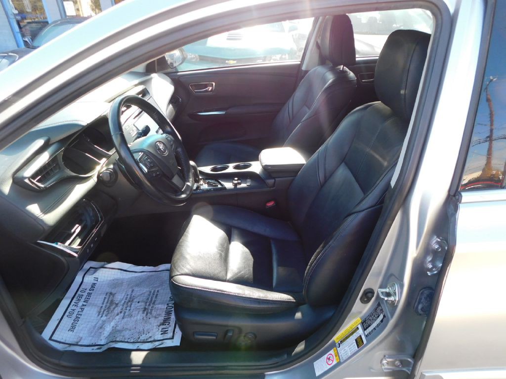 2016 Toyota Avalon Image 22