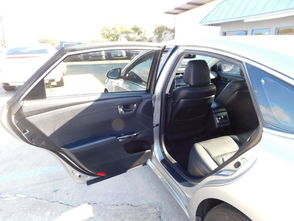 2016 Toyota Avalon Image 23