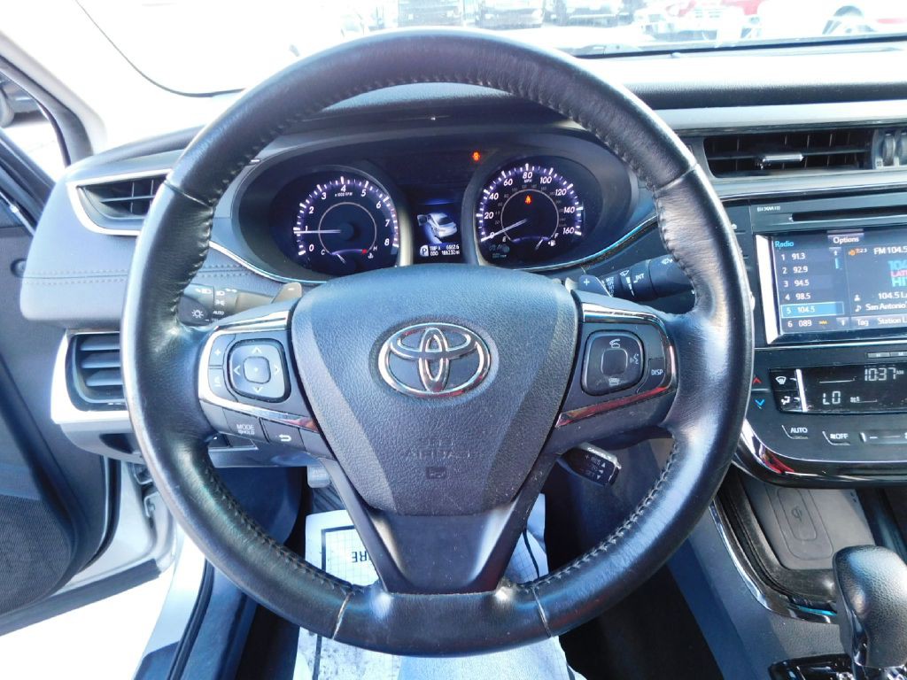 2016 Toyota Avalon Image 26